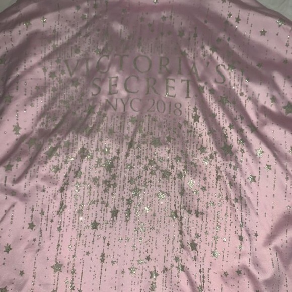 Robe - Picture 4 of 4